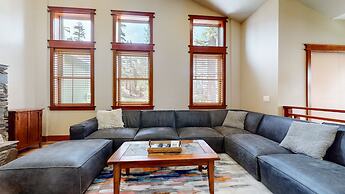 Red Slate Canyon - Modern 2-story Condo