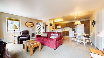 Hidden Valley Homestead - Near Hike/bike & More!