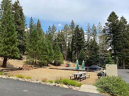 Hidden Valley Homestead - Near Hike/bike & More!