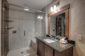 Luxury at One Ski Hill Place - Ski-in/ski-out