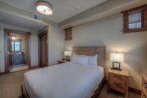 Luxury at One Ski Hill Place - Ski-in/ski-out