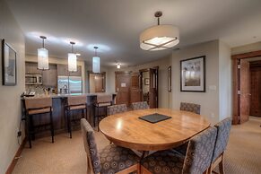Luxury at One Ski Hill Place - Ski-in/ski-out