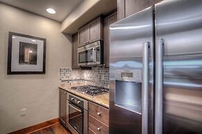 Luxury at One Ski Hill Place - Ski-in/ski-out