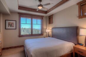 Luxury at One Ski Hill Place - Ski-in/ski-out