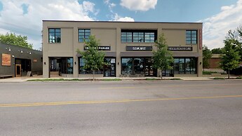 Nashville Easy Livin