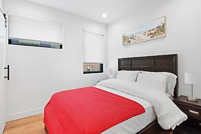 Enjoy Paradise Hot Tub, Bike & Beach Equipment!