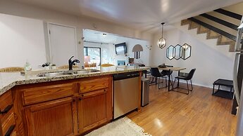 St. Anton Getaway - Shared Bbq, Pool & Hot Tub