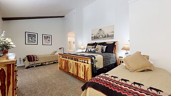 St. Anton Retreat - Near Hike, Bike & More!