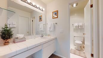 St. Anton Retreat - Near Hike, Bike & More!