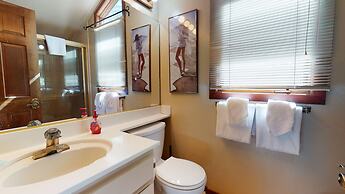 Winterset Woodland - Near Hike & Bike Trails!