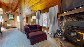 Winterset Woodland - Near Hike & Bike Trails!