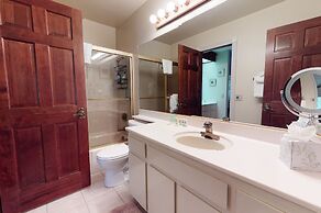 Winterset Woodland - Near Hike & Bike Trails!