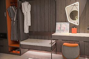 Crowne Plaza Qingdao Jinshui by IHG