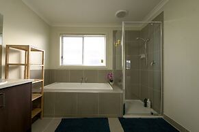 Newly Modern Home for Big Group near SC