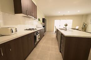 Newly Modern Home for Big Group near SC