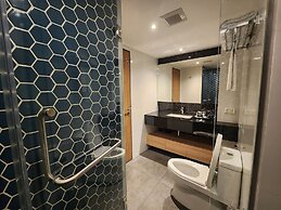 Montana Hotel & Residence