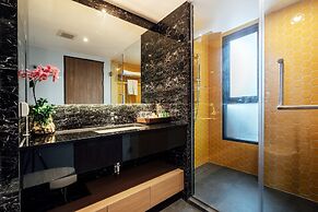 Montana Hotel & Residence