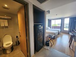 Montana Hotel & Residence