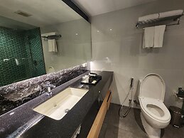 Montana Hotel & Residence