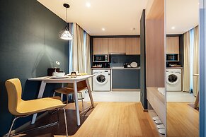 Montana Hotel & Residence