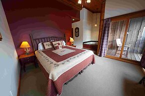 Ampersand Bay Resort