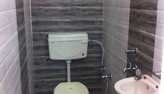 Goroomgo Broadway Mall Road Darjeeling