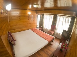 Goroomgo Broadway Mall Road Darjeeling