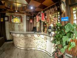 Goroomgo Broadway Mall Road Darjeeling