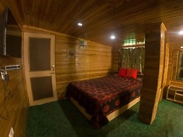 Goroomgo Broadway Mall Road Darjeeling