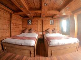 Goroomgo Broadway Mall Road Darjeeling