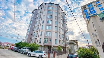 Abri Luxe on Medovoy