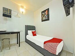 OYO 90364 Hotel Gemilang