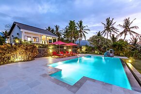 Villa Bloom by Villa Finder