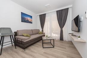 Makarska Beach Apartments Mara