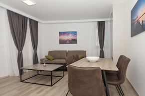 Makarska Beach Apartments Mara