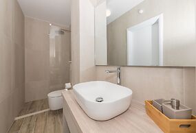 Makarska Beach Apartments Mara