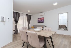 Makarska Beach Apartments Mara