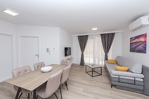 Makarska Beach Apartments Mara