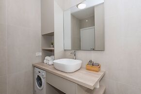 Makarska Beach Apartments Mara