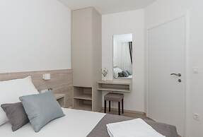 Makarska Beach Apartments Mara