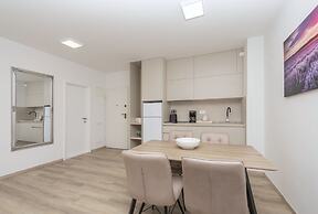 Makarska Beach Apartments Mara