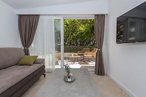 Makarska Beach Apartments Mara