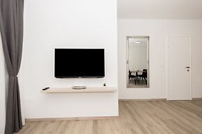 Makarska Beach Apartments Mara