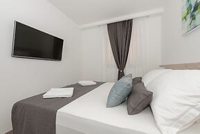 Makarska Beach Apartments Mara