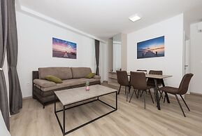 Makarska Beach Apartments Mara