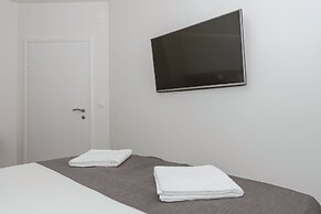 Makarska Beach Apartments Mara