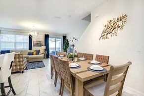 5 Bed Storey Lake Beautiful Townhome! 5 Bedroom Townhouse by RedAwning