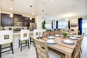 5 Bed Storey Lake Beautiful Townhome! 5 Bedroom Townhouse by RedAwning