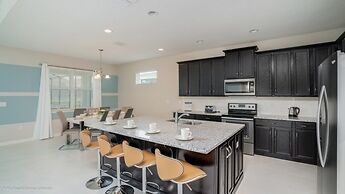 Beautiful Spacious 6 Bed Pool, Spa, Game Room 6 Bedroom Villa by RedAw