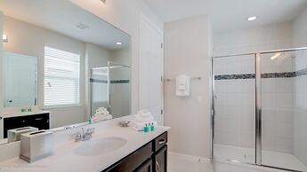 Beautiful Spacious 6 Bed Pool, Spa, Game Room 6 Bedroom Villa by RedAw